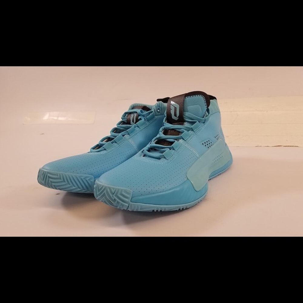 Meet your Posher, Leo